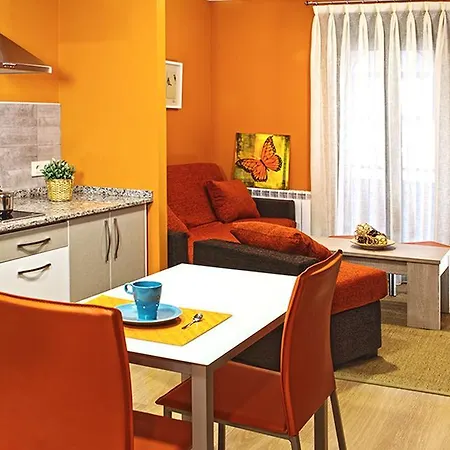 Aire De Sanabria 아파트호텔 3*